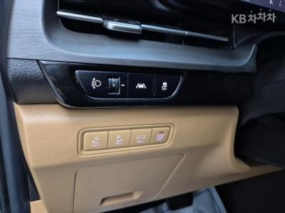 Kia - Carnival | 4Gen D2.2 9Seater Signature 17