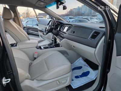 كيا - كارنيفال | The New 9Seater 2.2 Diesel Prestige 12