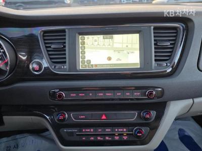 كيا - كارنيفال | The New 9Seater 2.2 Diesel Prestige 17