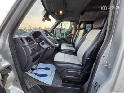 Renault - Master | New 15Seater Base 15