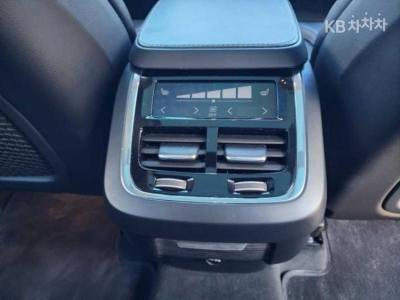 Volvo - XC90 | All New T6 Inscription 11