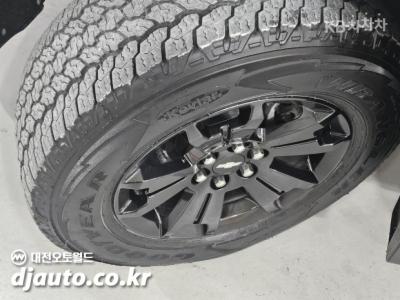 شيفروليه - كولورادو | Real New 3.6L V6 4WD Z71-X Midnight 9