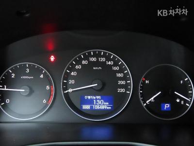 Hyundai - Grand Starex | The New Van 5Seater Style 8