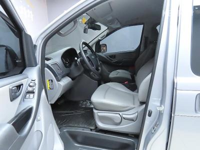 Hyundai - Grand Starex | The New Van 5Seater Style 10