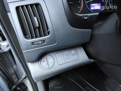 Hyundai - Grand Starex | The New Van 5Seater Style 12