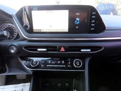 Hyundai - Sonata | 2.0 Premium 13