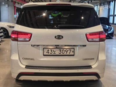 كيا - كارنيفال | All New 7Seater 2.2 Diesel VIP 5
