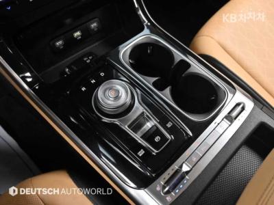 Kia - Carnival | 4Gen D2.2 11Seater Noblesse 9