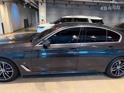 BMW - 5-Series | All New 520 M Sport 10