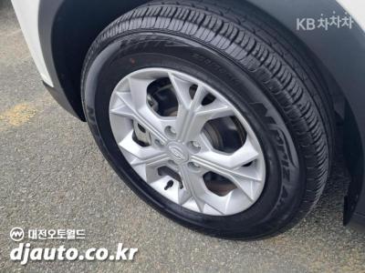 SsangYong - Tivoli | Very New Gasoline V3 2WD Base 15