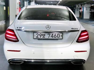 Mercedes-Benz - E-Class | E300 4Matic Exclusive 5