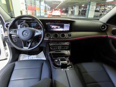Mercedes-Benz - E-Class | E300 4Matic Exclusive 10