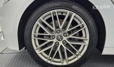 Genesis - G70 | 2.2 Elite 5