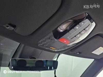 Kia - EV9 | Long Range 2WD 18