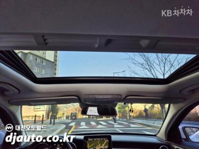 Mercedes-Benz - C-Class | The New C200 13