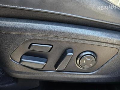 Kia - Sorento | 4Gen 2.2 Diesel 2WD Signature 9