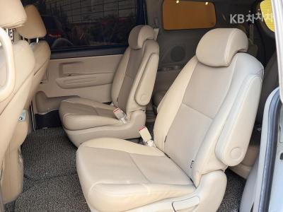 Kia - Карнивал | The New 9Seater 2.2 Diesel Luxury 13