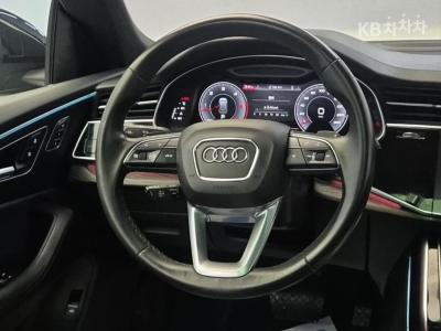 Audi - Q8 | 3.0 45 TDI Quattro Premium 9