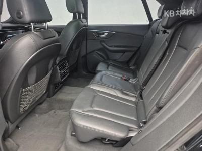 Audi - Q8 | 3.0 45 TDI Quattro Premium 12