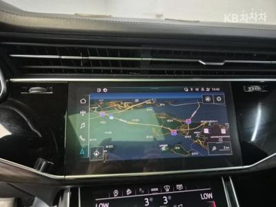 Audi - Q8 | 3.0 45 TDI Quattro Premium 14