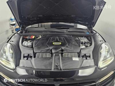 Porsche - Cayenne | 3.0 E-Hybrid Coupe Base 6