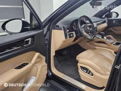 Porsche - Cayenne | 3.0 E-Hybrid Coupe Base 11
