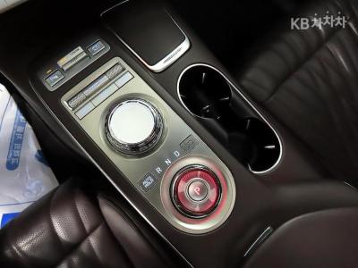 Genesis - GV70 | Gasoline 2.5T AWD 10