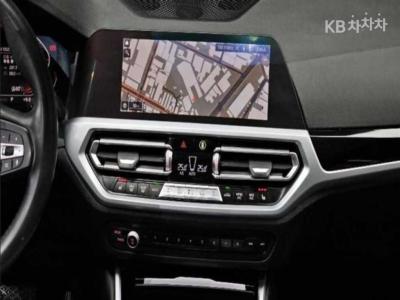 BMW - 3-Series | 320 Base 14