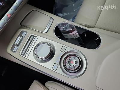 Genesis - GV70 | Gasoline 2.5T 2WD 8