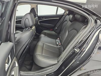 Genesis - G70 | Shooting Brake 2.0T Premium 12