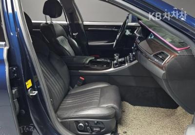 Genesis - EQ900 | 3.8 GDI AWD Premium Luxury 11