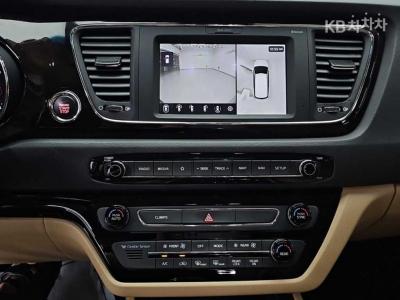 Kia - Карнивал | The New 7Seater 2.2 Diesel 10
