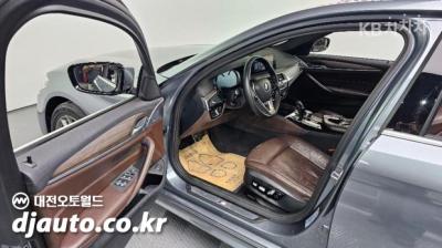 BMW - 5-Series | All New 530 xDrive M Sport Plus 19
