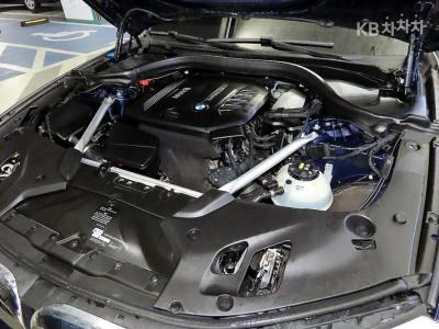 BMW - 5-Series | All New 520 xDrive M Sport Package Plus 19