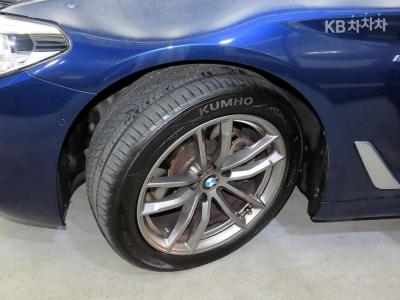 BMW - 5-Series | All New 520 xDrive M Sport Package Plus 20