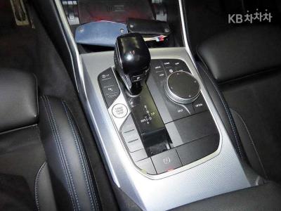 BMW - 3-Series | 320 M Sport 12