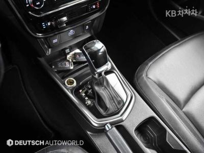 SsangYong - Tivoli | Very New Gasoline V5 2WD Base 9