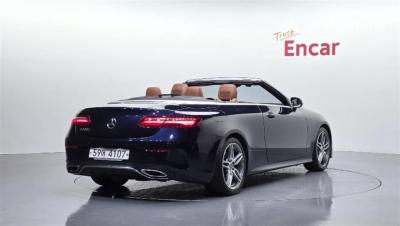 Mercedes-Benz - E-Class | E220 Cabriolet 2
