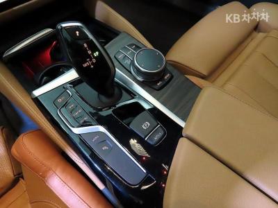 BMW - 5-Series | All New 530 M Sport 12
