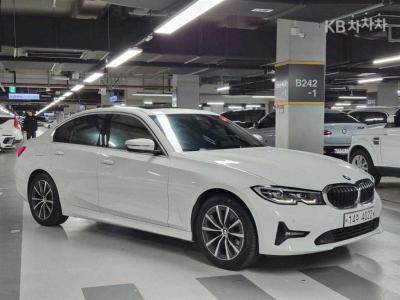 BMW - 3-Series | 320 Base 2