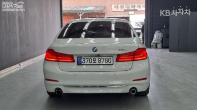BMW - 5-Series | All New 520 Luxury 4
