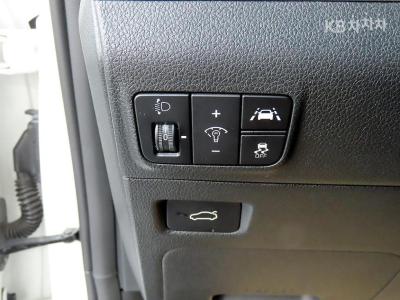 Kia - K5 | 3Gen 2.0 Gasoline Prestige 12