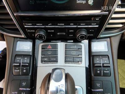 Porsche - Panamera | 3.6 AWD 970 13