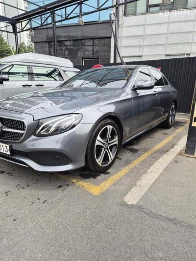 Mercedes-Benz - E-Class | E200 Avantgarde 2