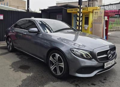 Mercedes-Benz - E-Class | E200 Avantgarde 3