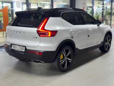 فولفو - XC40 | T4 AWD R-Design 4