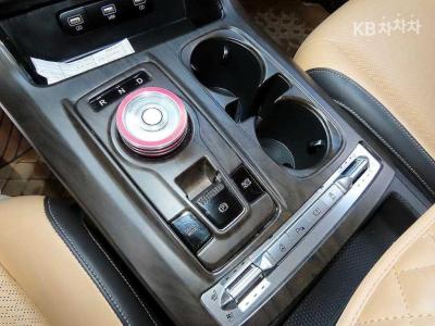 Kia - Carnival | 4Gen D2.2 7Seater Signature 10