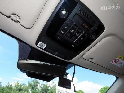 Kia - Carnival | 4Gen D2.2 7Seater Signature 14