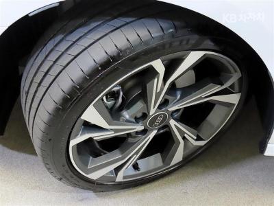 Audi - A3 | 40 TFSI Premium 20
