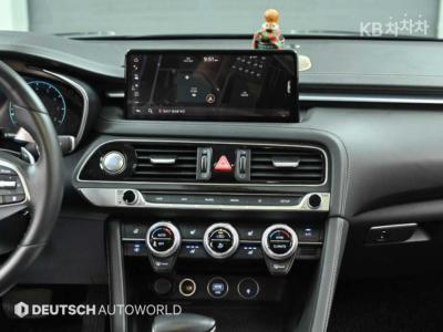 Genesis - G70 | The New 3.3T AWD Standard 14